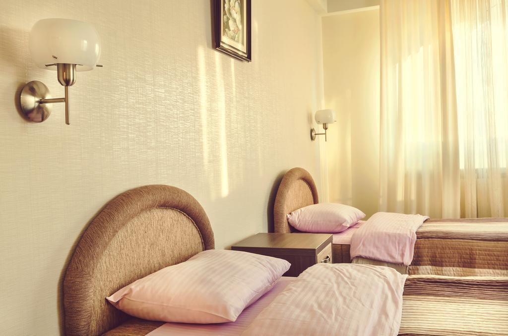 Hotel Kole Čačak Quarto foto